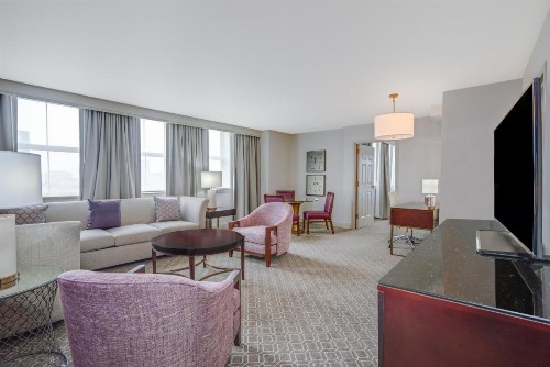Astor Crowne Plaza New Orleans French Quarter Corner of Bourbon and Canal - image 5