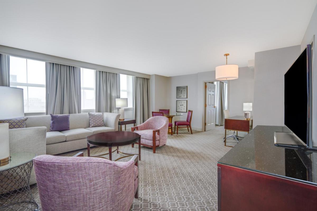 Astor Crowne Plaza New Orleans French Quarter Corner of Bourbon and Canal - image 6