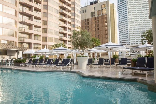 Windsor Court Hotel - image 1