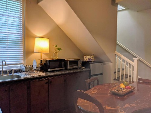 Balcony Guest House - image 15