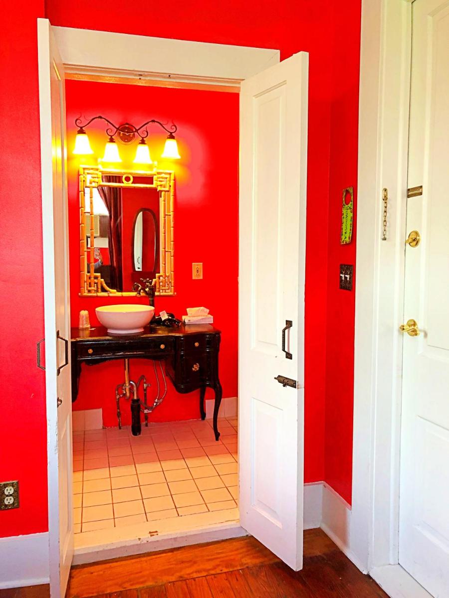 Creole Gardens Guesthouse and Inn - image 7