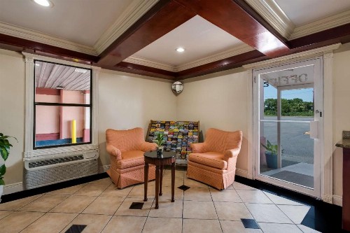 Relax Inn and Suites New Orleans - image 11