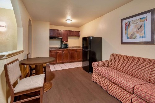 Relax Inn and Suites New Orleans - image 16