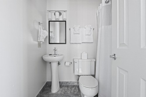 Historic Streetcar Inn - image 35