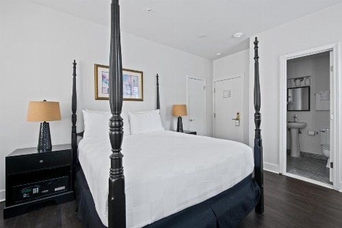 Historic Streetcar Inn - image 46