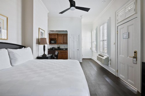 Historic Streetcar Inn - image 49