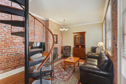 Grenoble House - image 13