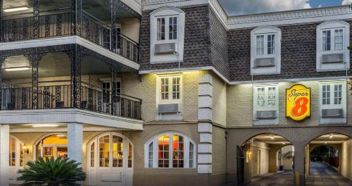 Super 8 by Wyndham New Orleans - image 10