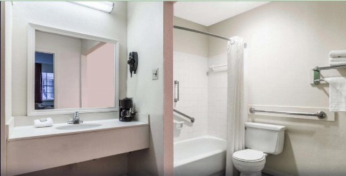 Super 8 by Wyndham New Orleans - image 14