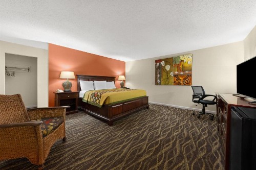 Super 8 by Wyndham New Orleans - image 41