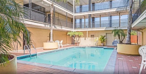Super 8 by Wyndham New Orleans - image 7