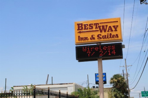 Best Way Inn and Suites - New Orleans - image 2