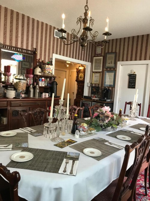Rose Manor Bed & Breakfast - image 6
