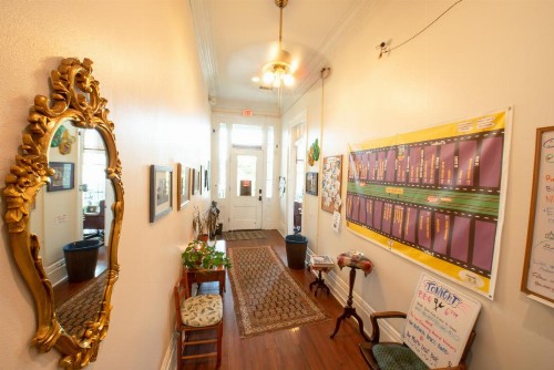 Auberge NOLA Hostel - image 17
