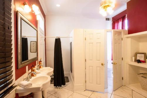 Auberge NOLA Hostel - image 26