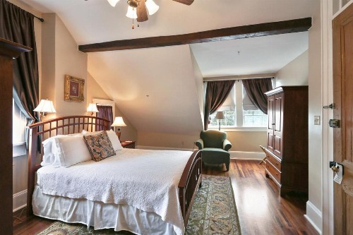 Elysian Fields Inn - image 21