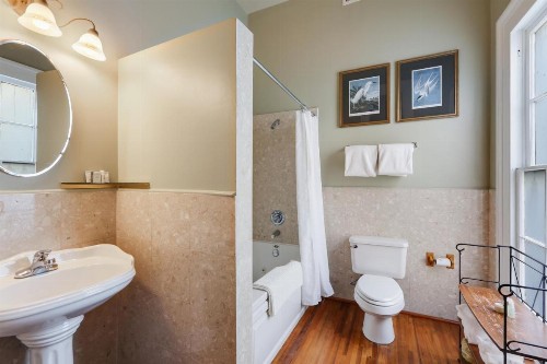 Elysian Fields Inn - image 8