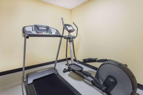Days Inn by Wyndham New Orleans Pontchartrain - image 1