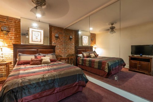Quarter House - image 17