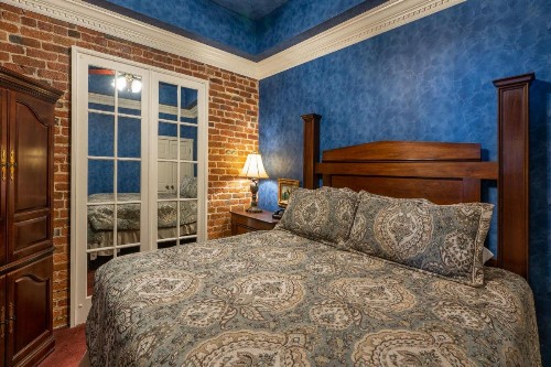 Quarter House - image 18