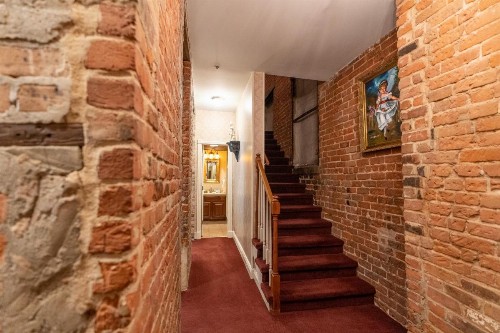 Quarter House - image 20