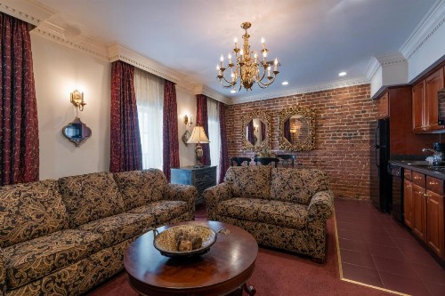 Quarter House - image 30