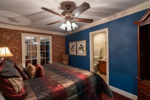 Quarter House - image 7