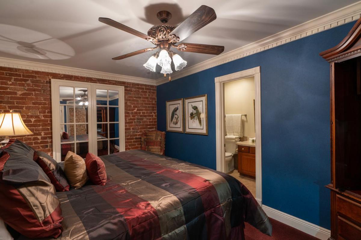 Quarter House - image 7