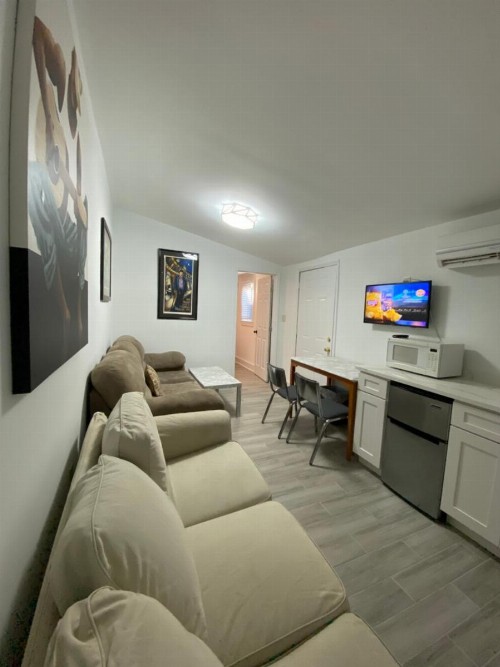 Antonine Apartment Upper Garden District - image 5