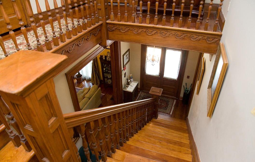 1896 O'Malley House - image 5