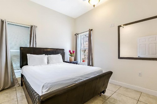 Urban Condos with Spacious Rooms & Amenities - image 7