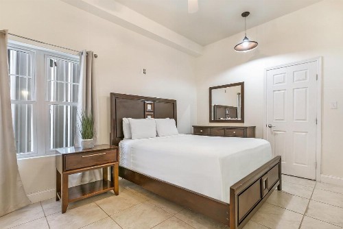 Urban Condos with Spacious Rooms & Amenities - image 9