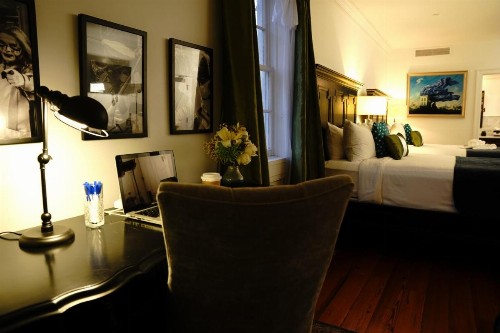 Royal Frenchmen Hotel and Bar - image 10