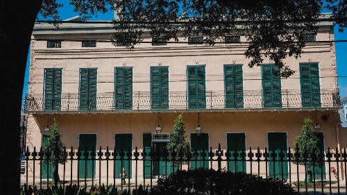 Royal Frenchmen Hotel and Bar - image 17