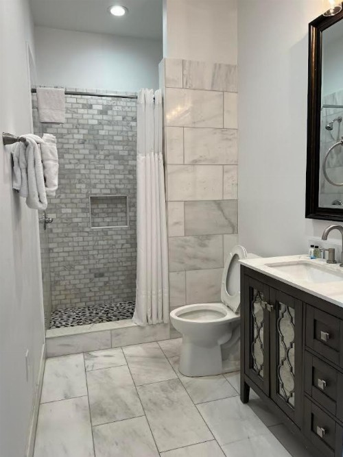 Lafitte Hotel & Bar - image 19