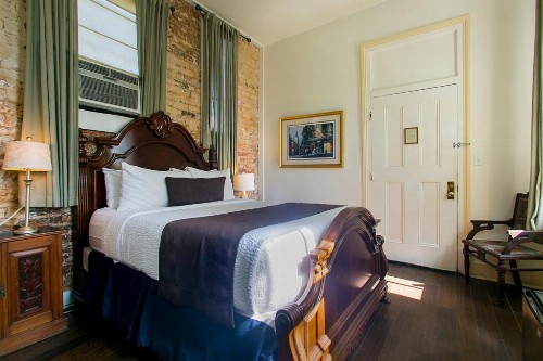 Lafitte Hotel & Bar - image 6