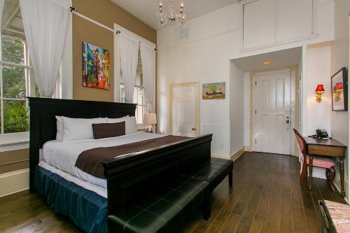 Lafitte Hotel & Bar - image 9