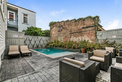 Charming 2BR on Carondelet by Hosteeva - image 6