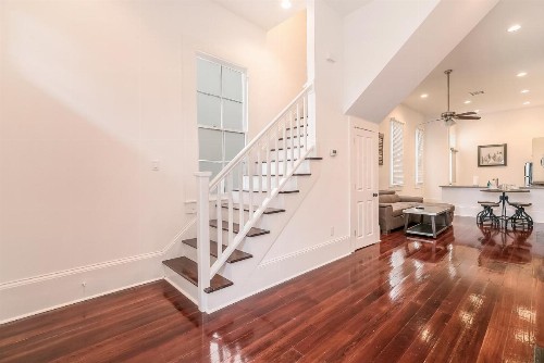 Luxury 2BR on Carondelet by Hosteeva - image 7
