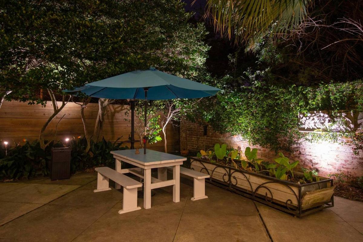 7 Bedroom - Sleeps 14! Next to Bourbon Street - image 3