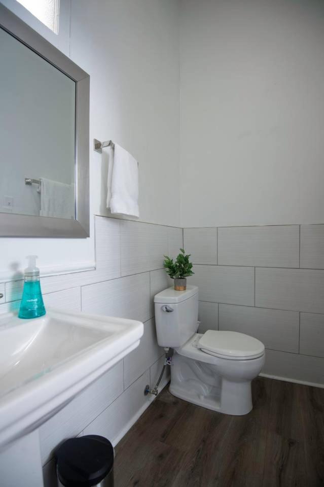 4 BR - Sleeps 8! Best location next to Bourbon Street! - image 5