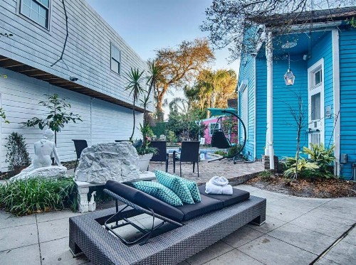5 BR - Sleeps 8! Steps from Bourbon Street! - image 9
