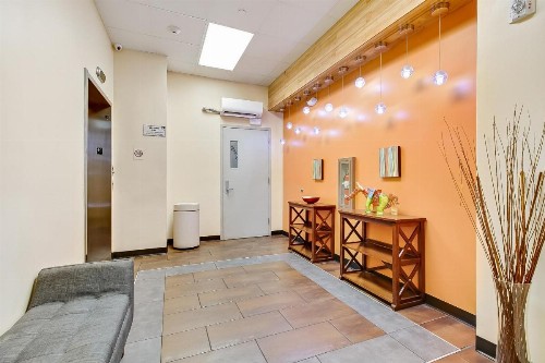 Gorgeous Condos Steps from French Quarter and Harrah’s St. - image 9