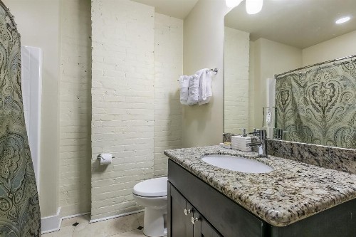 Modern Condos near French Quarter & Bourbon Street - image 10