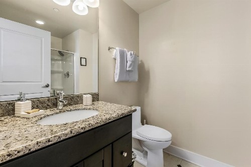Modern Condos near French Quarter & Bourbon Street - image 9