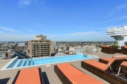 Couples GetAway Rooftop Walk Everywhere 2bdr - image 12
