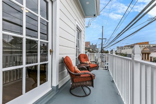 4BR Condo with Luxury Amenities - image 10