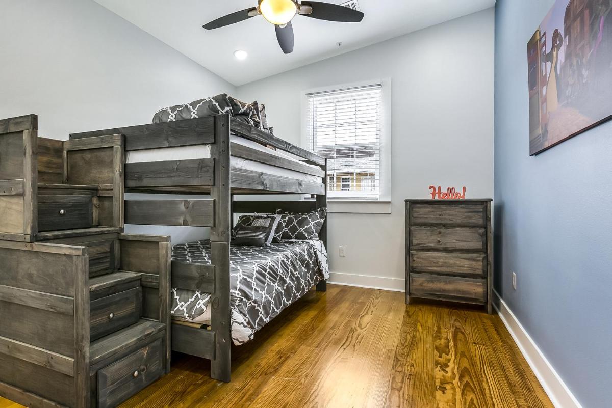 4BR Condo with Luxury Amenities - image 6