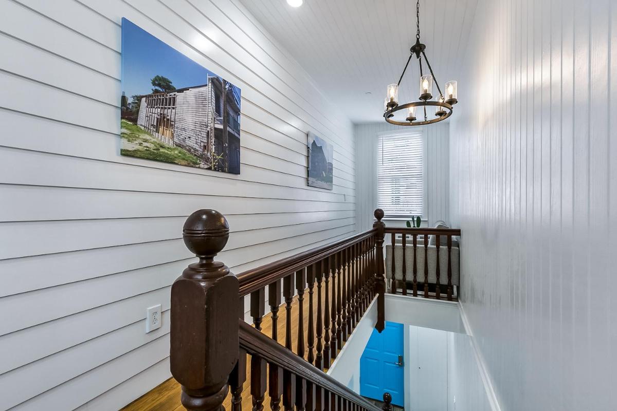 4BR Condo with Luxury Amenities - image 7