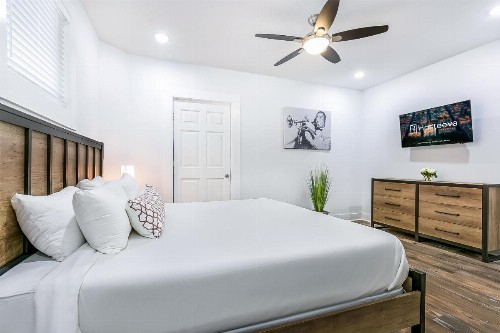Urban Oasis 4BD House close to FQ & City Hot Spots' - image 7
